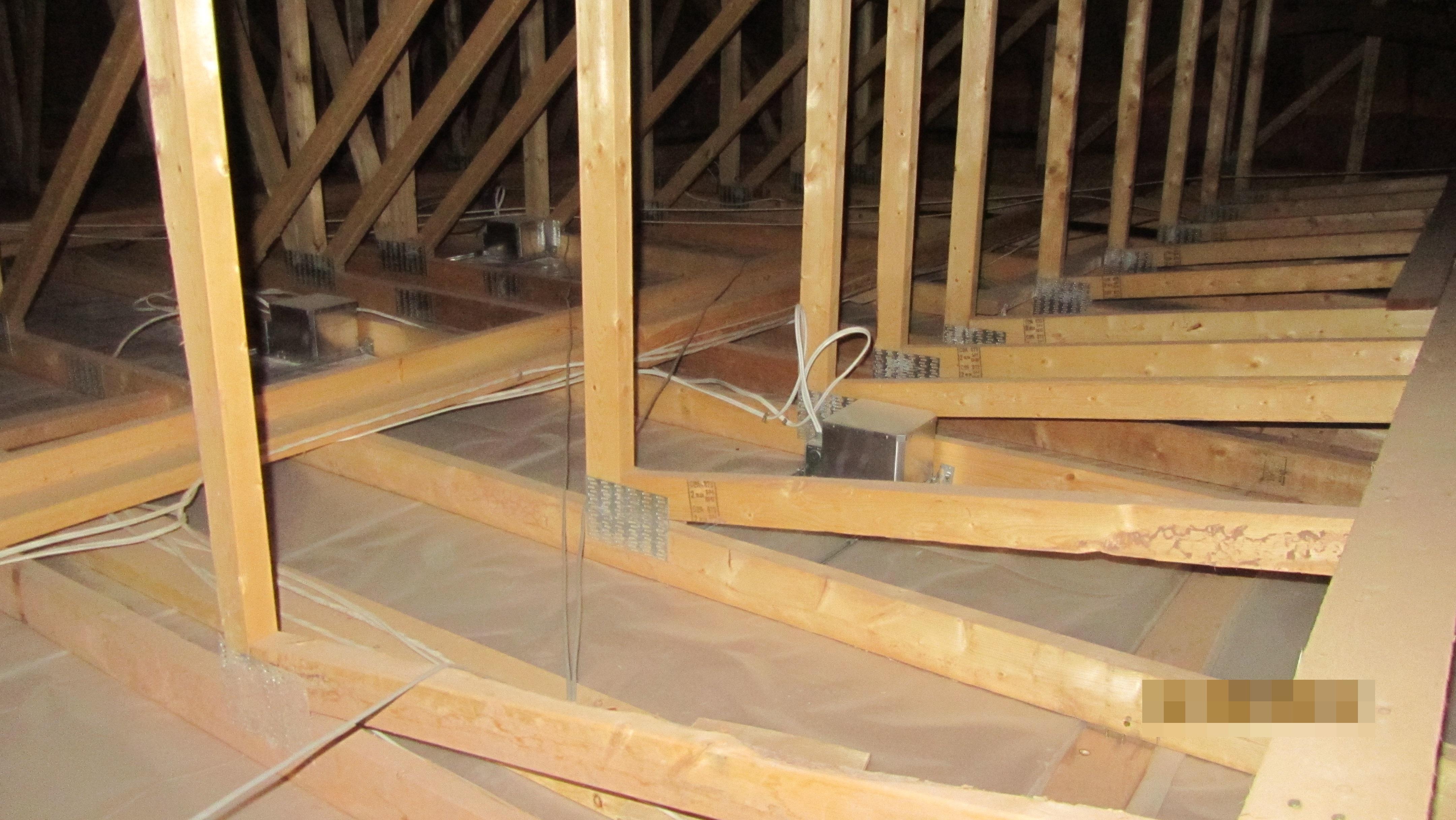 Attic without insulation
